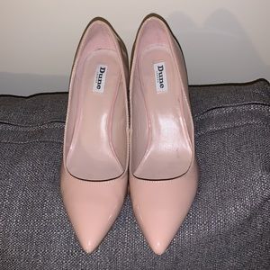 Dune “Alike” Pumps